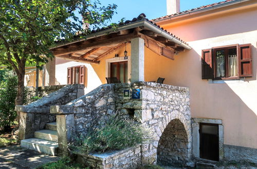 Photo 2 - Maison de 4 chambres à Kršan avec piscine privée et jardin