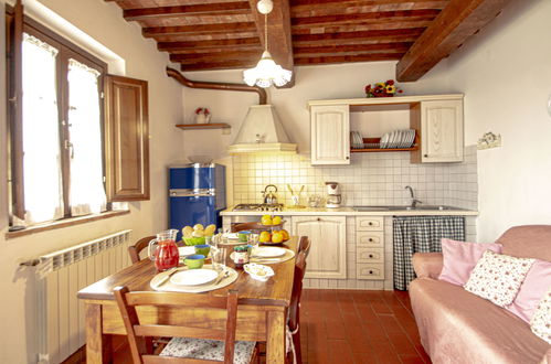 Photo 4 - 2 bedroom Apartment in Montaione with swimming pool and garden