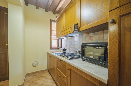 Photo 10 - 2 bedroom Apartment in Castelfranco di Sotto with swimming pool and garden