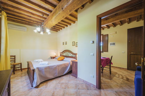 Photo 25 - 2 bedroom Apartment in Castelfranco di Sotto with swimming pool and garden