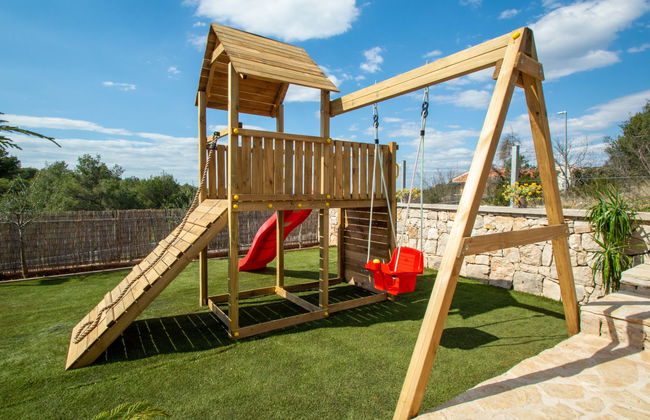 Casa de 4 quartos em Bilice com piscina privada e jardim - Foto 10