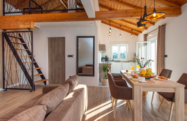 Casa de 4 quartos em Bilice com piscina privada e jardim - Foto 18