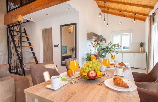 Casa de 4 quartos em Bilice com piscina privada e jardim - Foto 19