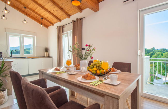 Casa de 4 quartos em Bilice com piscina privada e jardim - Foto 6
