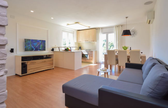 Casa de 4 quartos em Bilice com piscina privada e jardim - Foto 34