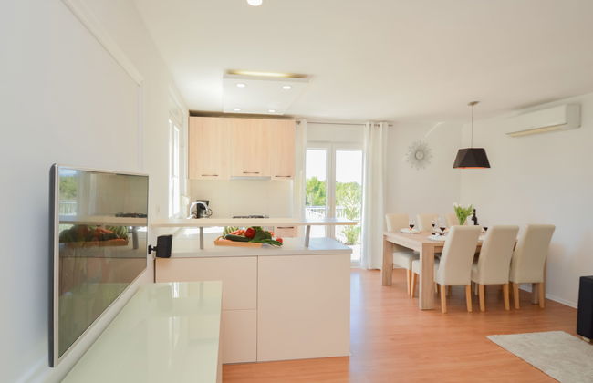 Casa de 4 quartos em Bilice com piscina privada e jardim - Foto 33