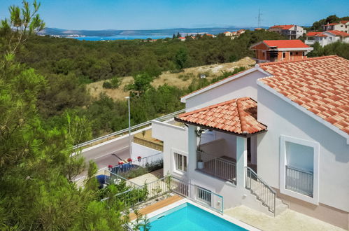 Photo 14 - Maison de 2 chambres à Bilice avec piscine privée et vues à la mer