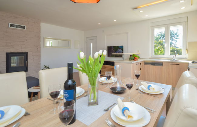 Casa de 4 quartos em Bilice com piscina privada e jardim - Foto 36