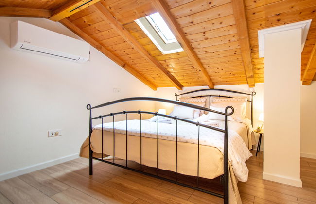 Casa de 4 quartos em Bilice com piscina privada e jardim - Foto 28