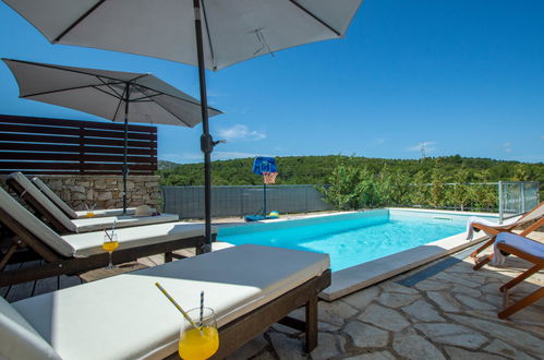 Foto 46 - Casa con 2 camere da letto a Bilice con piscina privata e vista mare