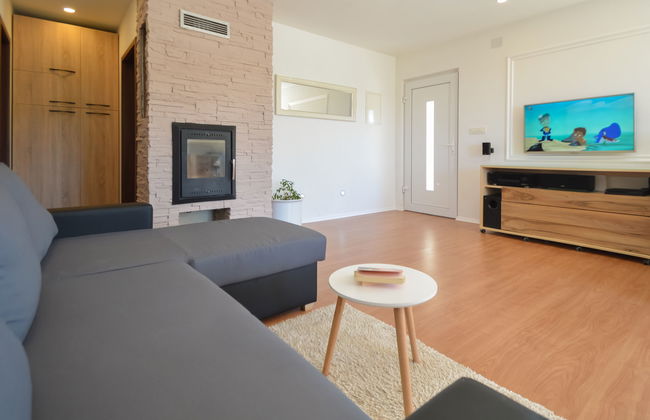 Casa de 4 quartos em Bilice com piscina privada e jardim - Foto 35