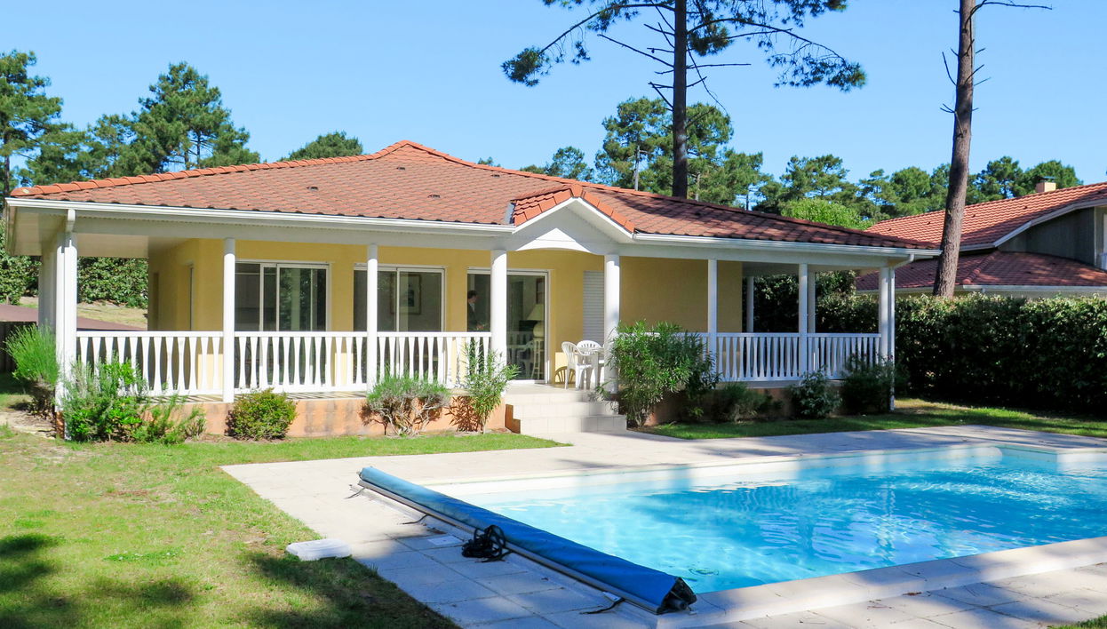 Casa de 4 quartos em Lacanau com piscina privada e terraço - Foto 1