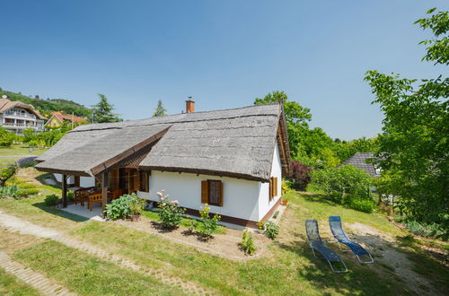 Foto 18 - Casa de 2 quartos em Balatongyörök com jardim e terraço