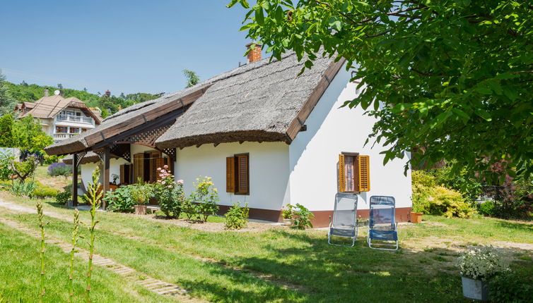 Foto 1 - Casa de 2 quartos em Balatongyörök com jardim e terraço