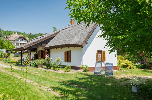 Foto 1 - Casa de 2 quartos em Balatongyörök com jardim e terraço