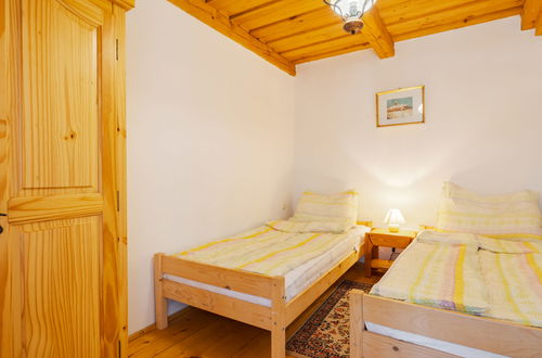 Foto 8 - Casa de 2 quartos em Balatongyörök com jardim e terraço
