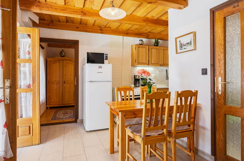 Foto 9 - Casa de 2 quartos em Balatongyörök com jardim e terraço