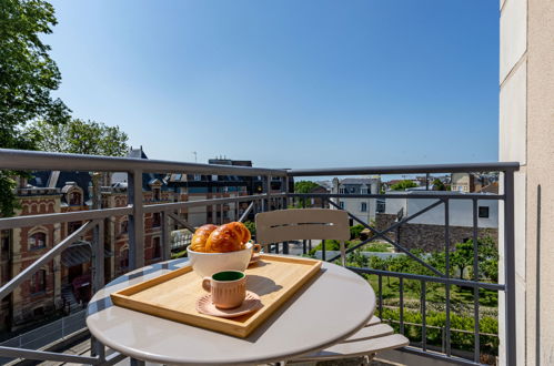 Foto 15 - Apartamento de 2 quartos em Trouville-sur-Mer com vistas do mar