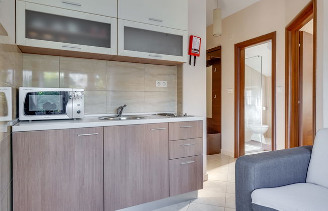 Casa de 11 quartos em Jasenice com piscina privada e terraço - Foto 35