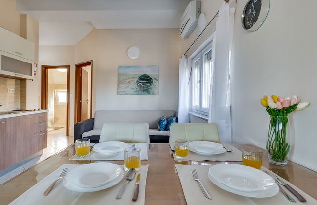 Casa de 11 quartos em Jasenice com piscina privada e terraço - Foto 34