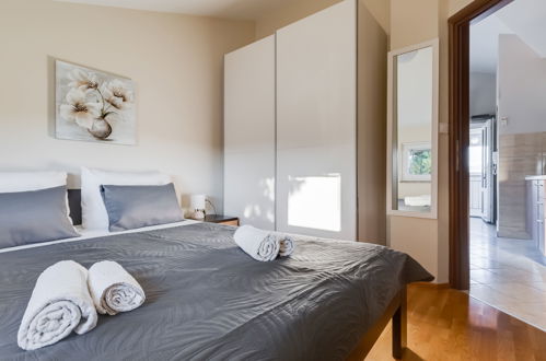 Foto 10 - Appartamento con 1 camera da letto a Jasenice con piscina e vista mare