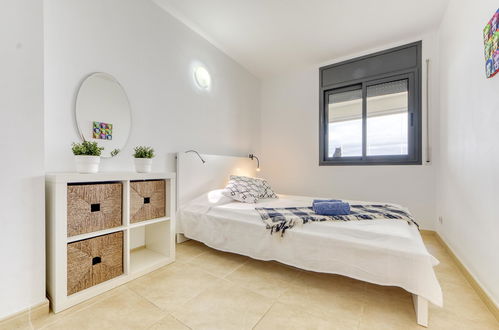 Foto 12 - Appartamento con 2 camere da letto a Castelló d'Empúries con piscina e vista mare