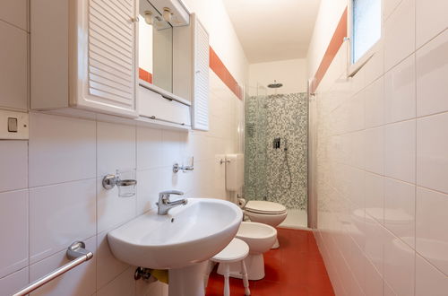 Foto 20 - Apartamento de 1 quarto em Albisola Superiore com jardim