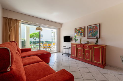 Foto 9 - Appartamento con 2 camere da letto a Antibes con piscina e vista mare