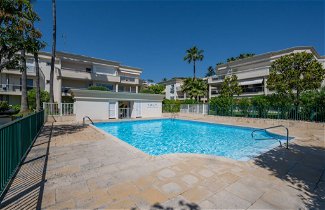 Foto 1 - Apartamento de 2 quartos em Antibes com piscina e vistas do mar
