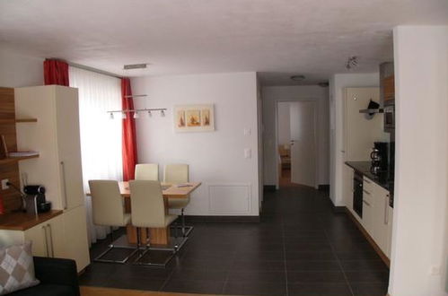 Foto 8 - Apartamento de 1 quarto em Scuol