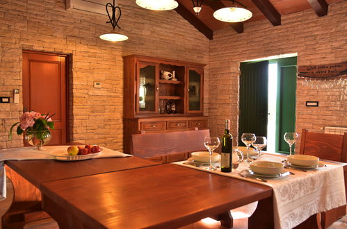 Photo 11 - 3 bedroom House in Kršan with private pool and garden