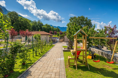 Foto 3 - Casa con 3 camere da letto a Kršan con piscina privata e giardino