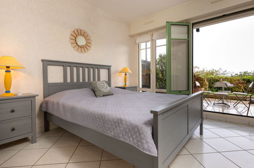 Foto 4 - Appartamento con 2 camere da letto a Dinard con giardino e vista mare