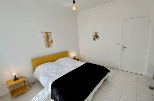 Foto 17 - Casa con 3 camere da letto a Nizza con piscina privata e vista mare