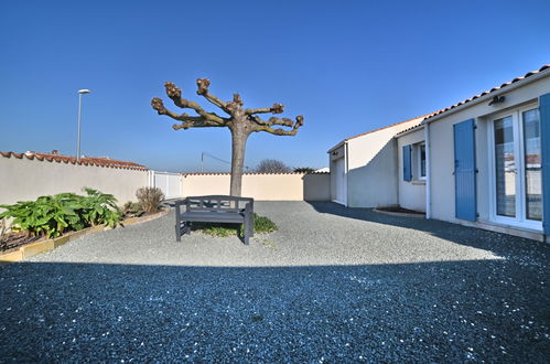 Photo 27 - 3 bedroom House in Saint-Pierre-d'Oléron with garden and sea view