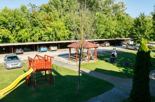 Foto 31 - Apartamento em Balatonőszöd com jardim e vista para a montanha