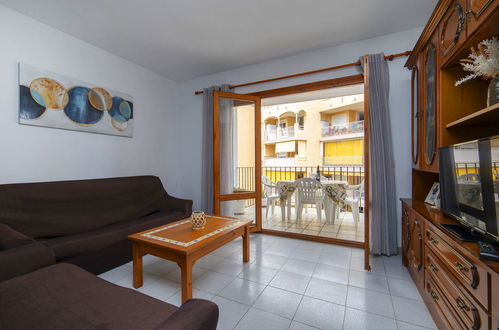 Photo 3 - 3 bedroom Apartment in Calp with swimming pool and terrace