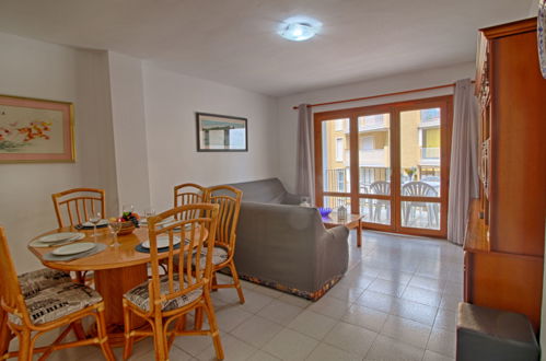 Foto 2 - Appartamento con 3 camere da letto a Calp con piscina e vista mare