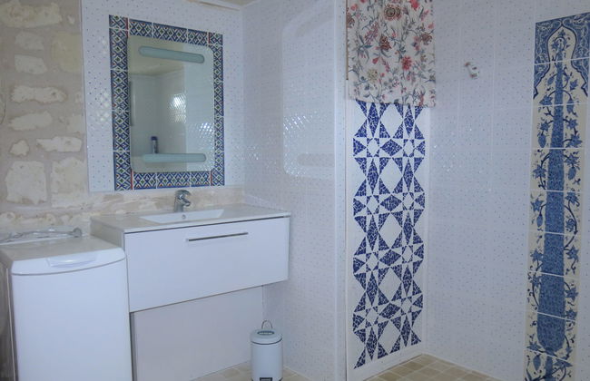 Maison de 1 chambre à Huismes avec jardin et terrasse - Photo 5