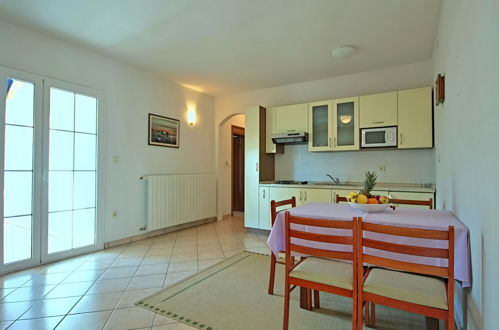 Foto 7 - Apartamento de 1 quarto em Poreč com jardim e vistas do mar