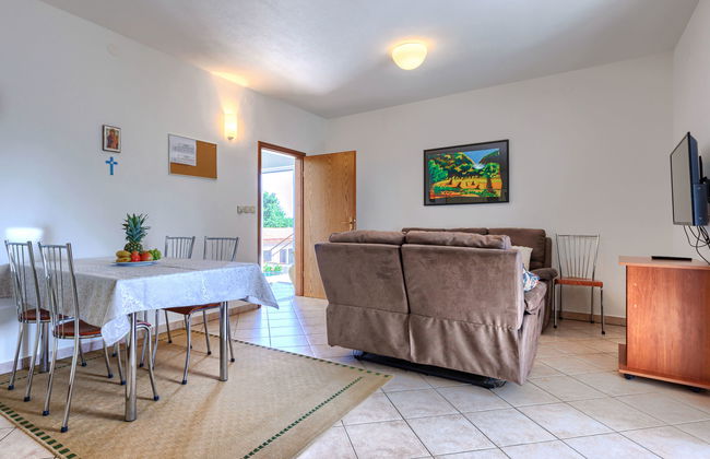 Apartamento de 2 quartos em Poreč com piscina e jardim - Foto 11