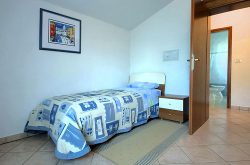 Foto 12 - Appartamento con 1 camera da letto a Poreč con giardino e vista mare