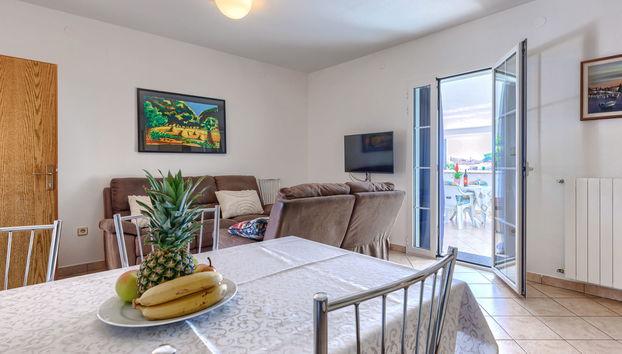 Appartamento con 2 camere da letto a Poreč con piscina e giardino - Foto 5