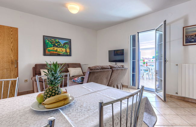 Apartamento de 2 quartos em Poreč com piscina e jardim - Foto 5