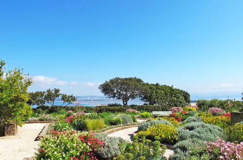 Photo 26 - Maison de 3 chambres à Hyères avec jardin et vues à la mer