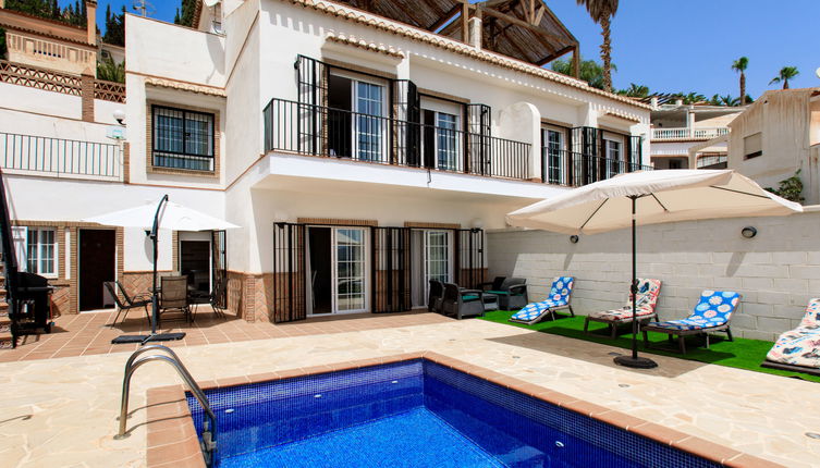 Photo 1 - 4 bedroom House in Almuñécar with private pool and sea view