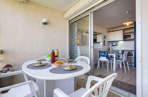 Foto 19 - Apartamento de 1 habitación en Canet-en-Roussillon con jardín y vistas al mar