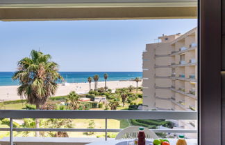 Photo 2 - 1 bedroom Apartment in Canet-en-Roussillon with garden and sea view