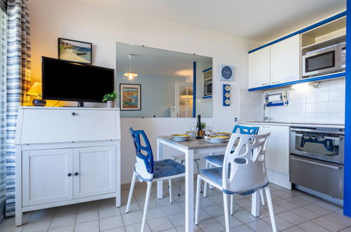 Foto 6 - Apartamento de 1 habitación en Canet-en-Roussillon con jardín y vistas al mar