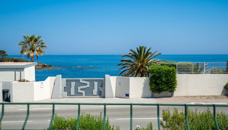 Foto 1 - Appartamento con 1 camera da letto a Fréjus con terrazza e vista mare